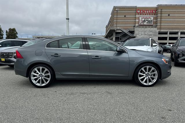 2016 Volvo S60 Inscription T5 Drive-E Platinum