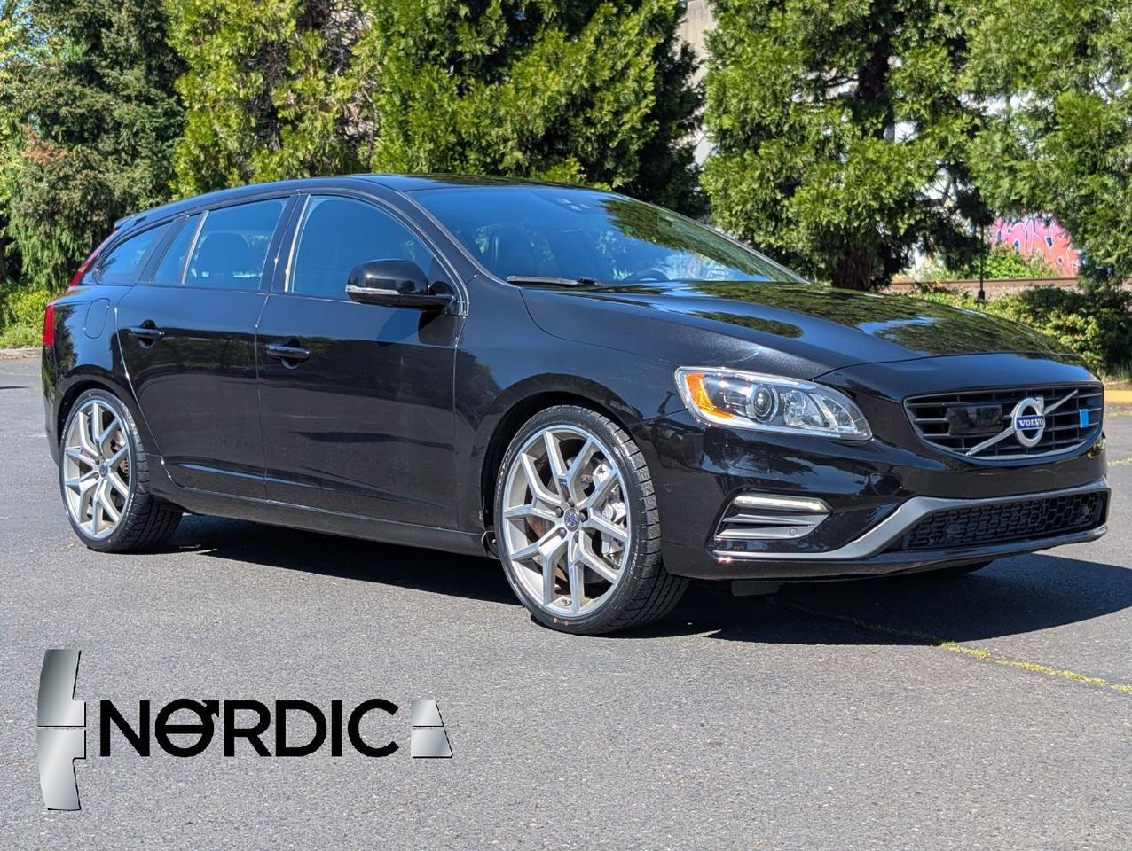 2016 Volvo V60 T6 AWD Polestar Engineered | 345hp, HK Premium Audio, Adaptive Cruise, 4 Heated Seats & Wheel