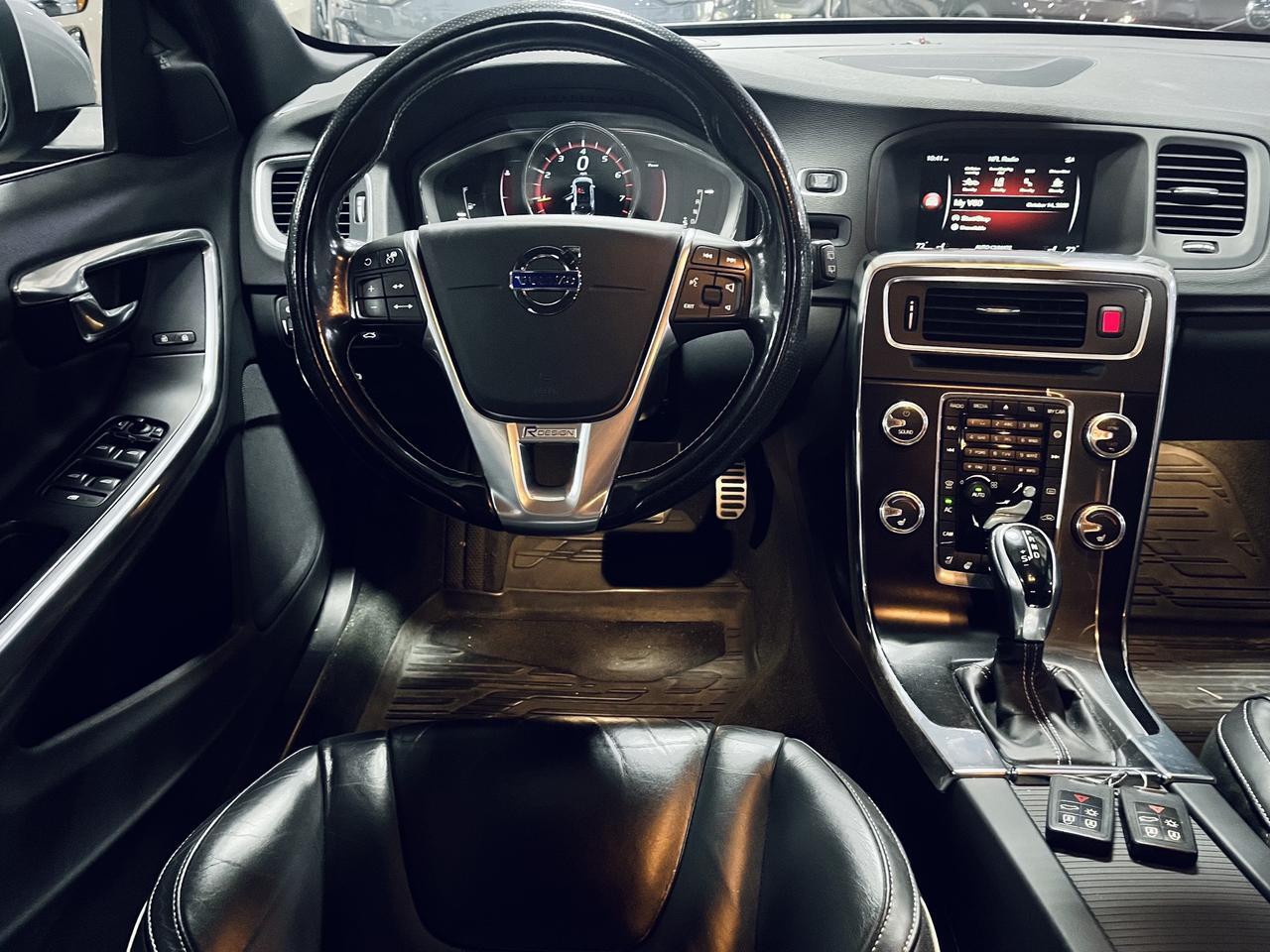 2016 Volvo V60 T6 AWD R-Design Platinum | 302hp, Harman Kardon, Adaptive Cruise, Climate Package & Back Up Cam Portland OR
