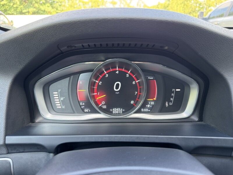 2016 Volvo V60 T6 R-Design Willow Grove PA