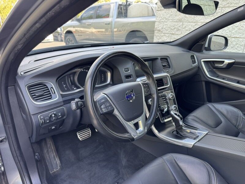 2016 Volvo V60 T6 R-Design Willow Grove PA