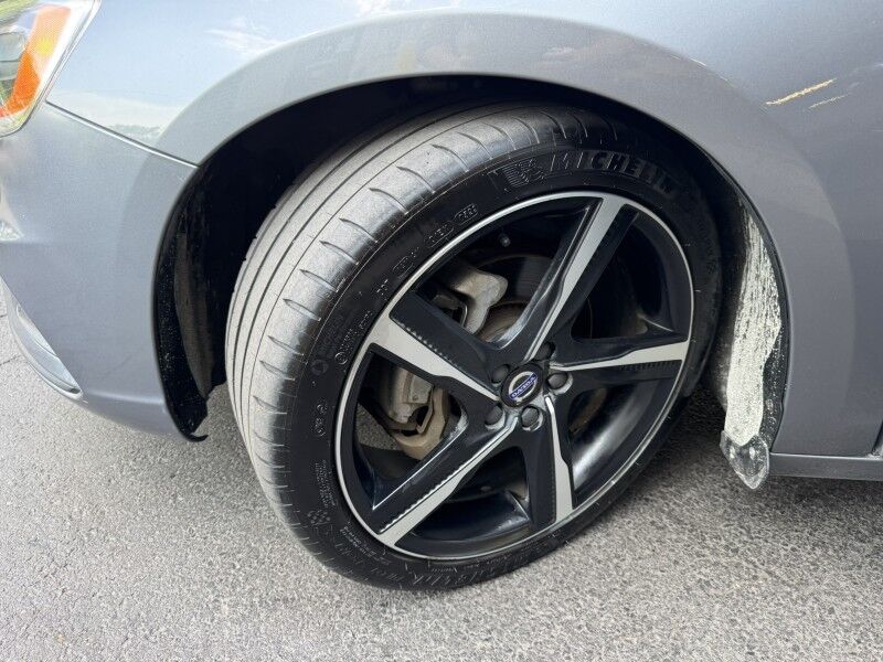 2016 Volvo V60 T6 R-Design Willow Grove PA