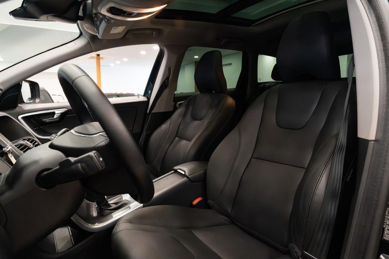 2016 Volvo XC60 T5 Drive-E Premier Gladstone OR