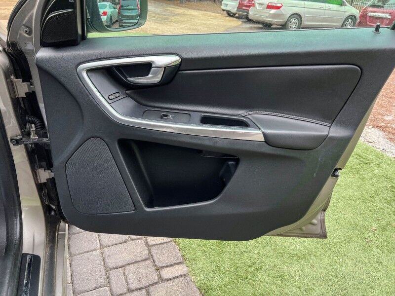 2016 Volvo XC60 T5 Drive-E Premier Wilmington NC