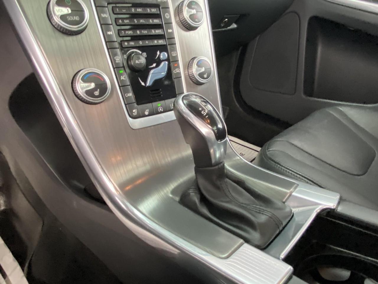 2016 Volvo XC60 T6 Drive-E Platinum Richmond Hill NY