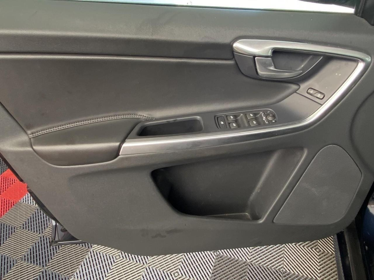 2016 Volvo XC60 T6 Drive-E Platinum Richmond Hill NY