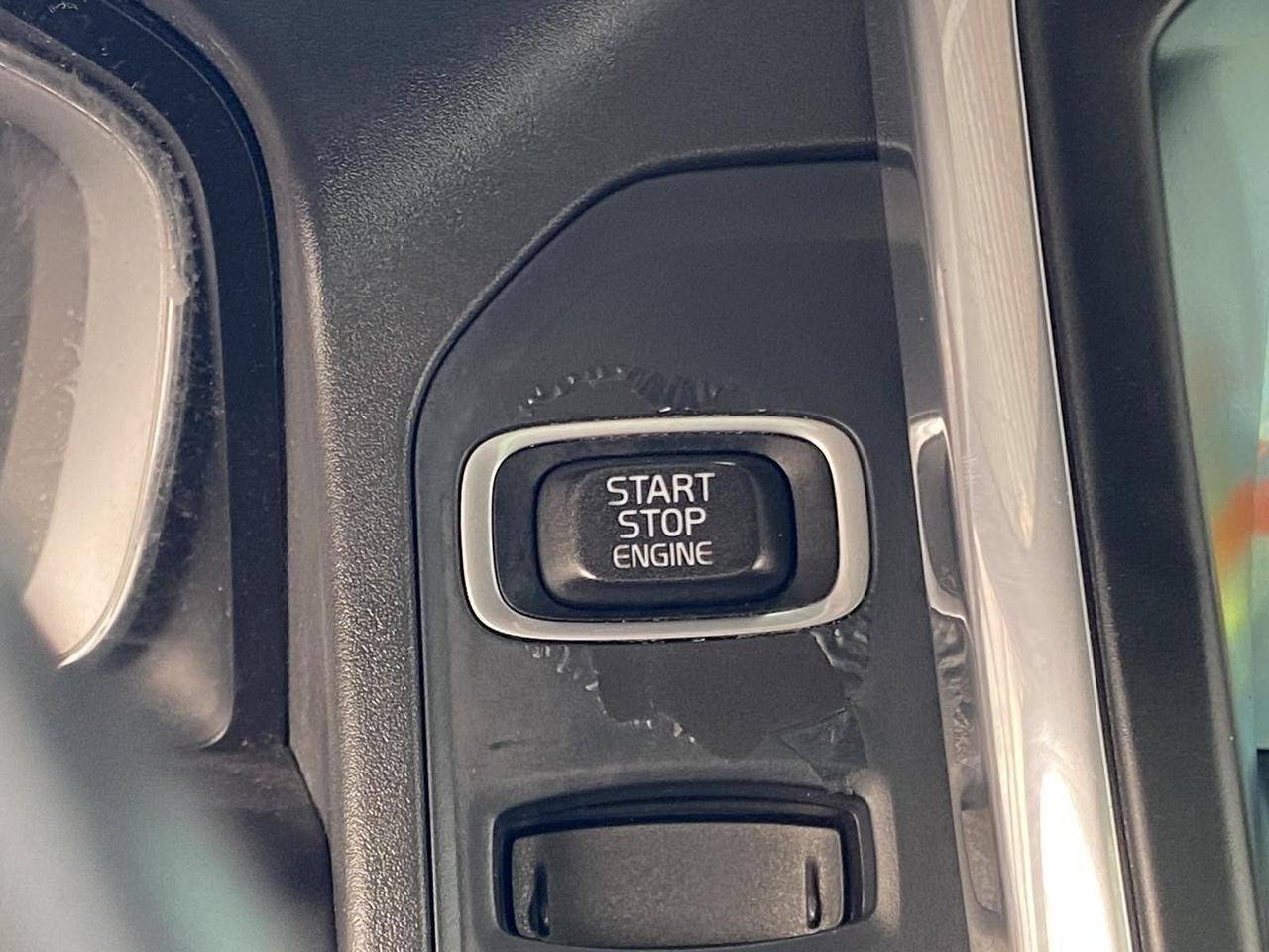 2016 Volvo XC60 T6 Drive-E Platinum Richmond Hill NY