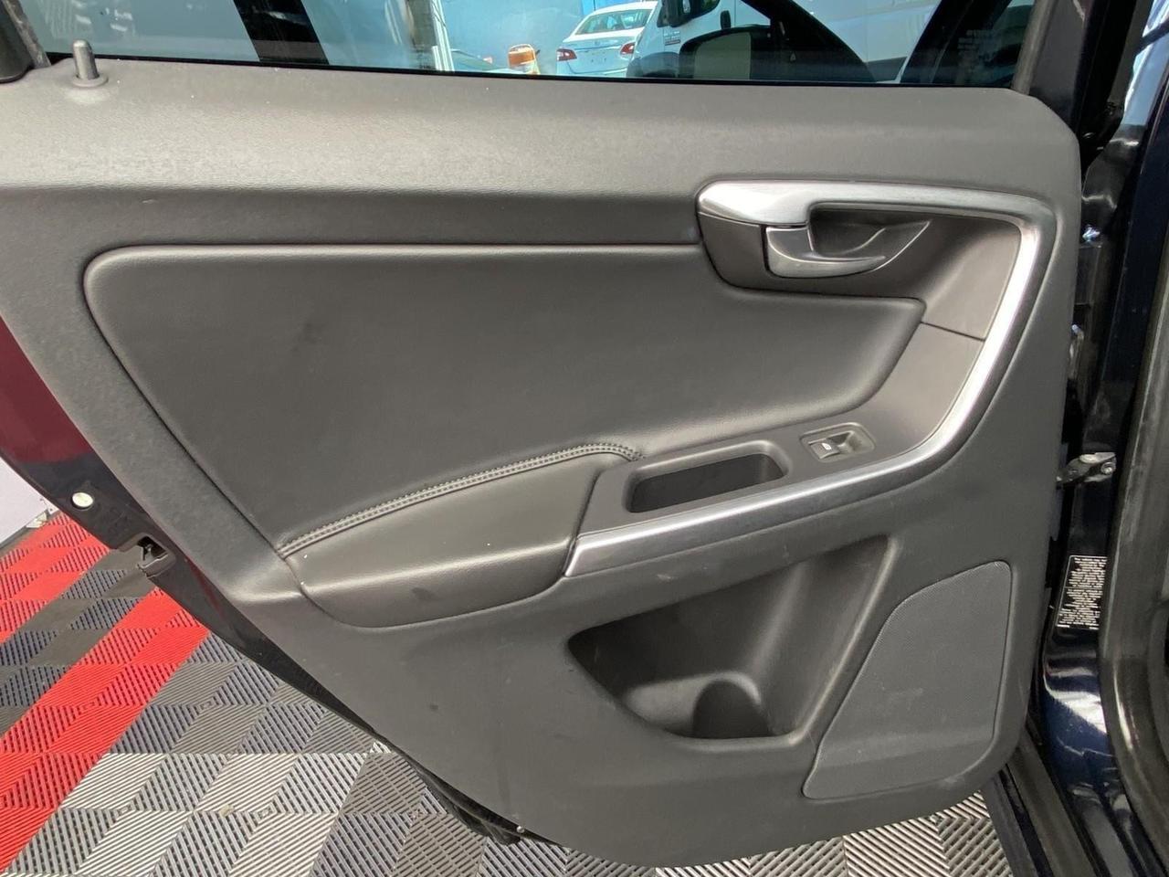 2016 Volvo XC60 T6 Drive-E Platinum Richmond Hill NY