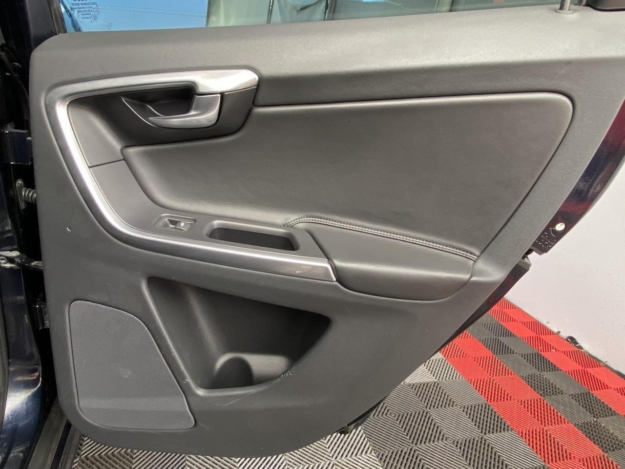 2016 Volvo XC60 T6 Drive-E Platinum Richmond Hill NY