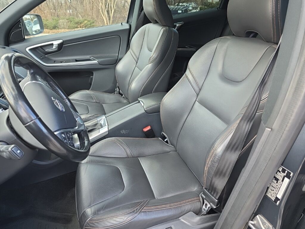 2016 Volvo XC60 T6 Drive-E Platinum Hunt Valley MD