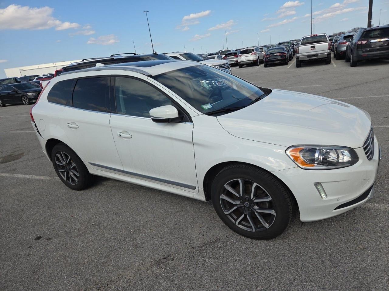 2016 Volvo XC60 T6 Drive-E