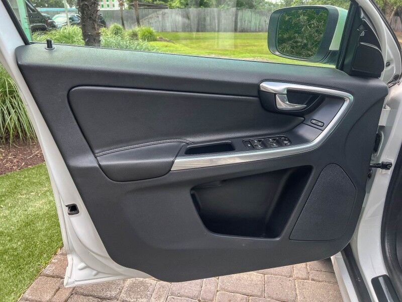 2016 Volvo XC60 T6 Drive-E Wilmington NC