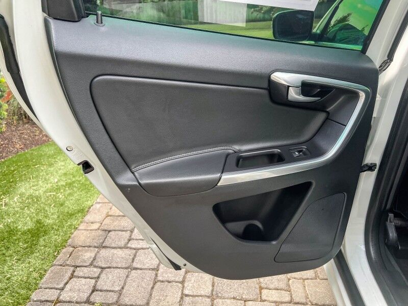 2016 Volvo XC60 T6 Drive-E Wilmington NC