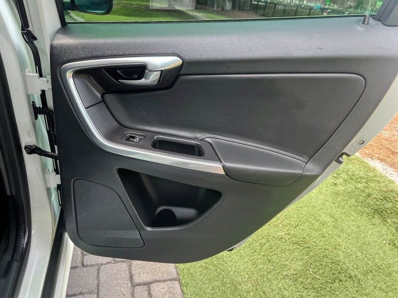 2016 Volvo XC60 T6 Drive-E Wilmington NC
