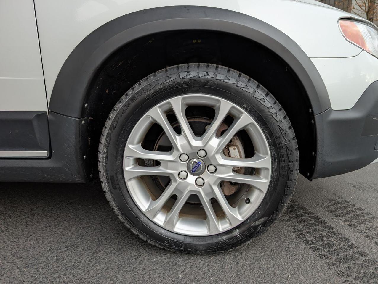 2016 Volvo XC70 T5 AWD Premier w/High Performance Audio, Back Up Cam, Keyless Start, Heated Leather Seats Portland OR