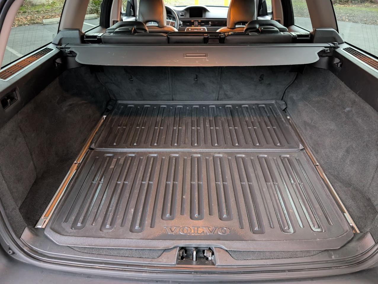 2016 Volvo XC70 T5 AWD Premier w/High Performance Audio, Back Up Cam, Keyless Start, Heated Leather Seats Portland OR