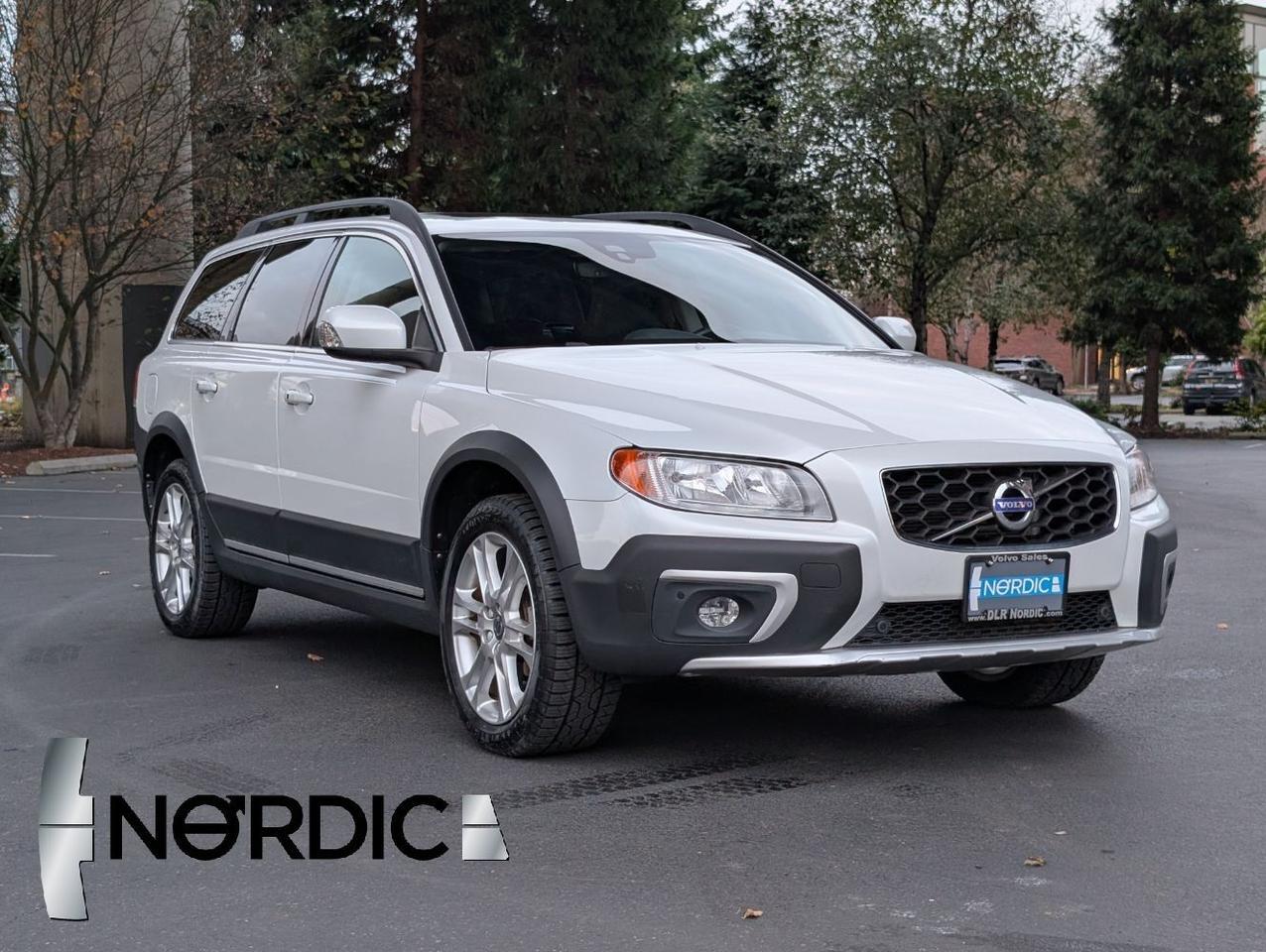 2016 Volvo XC70 T5 AWD Premier w/High Performance Audio, Back Up Cam, Keyless Start, Heated Leather Seats
