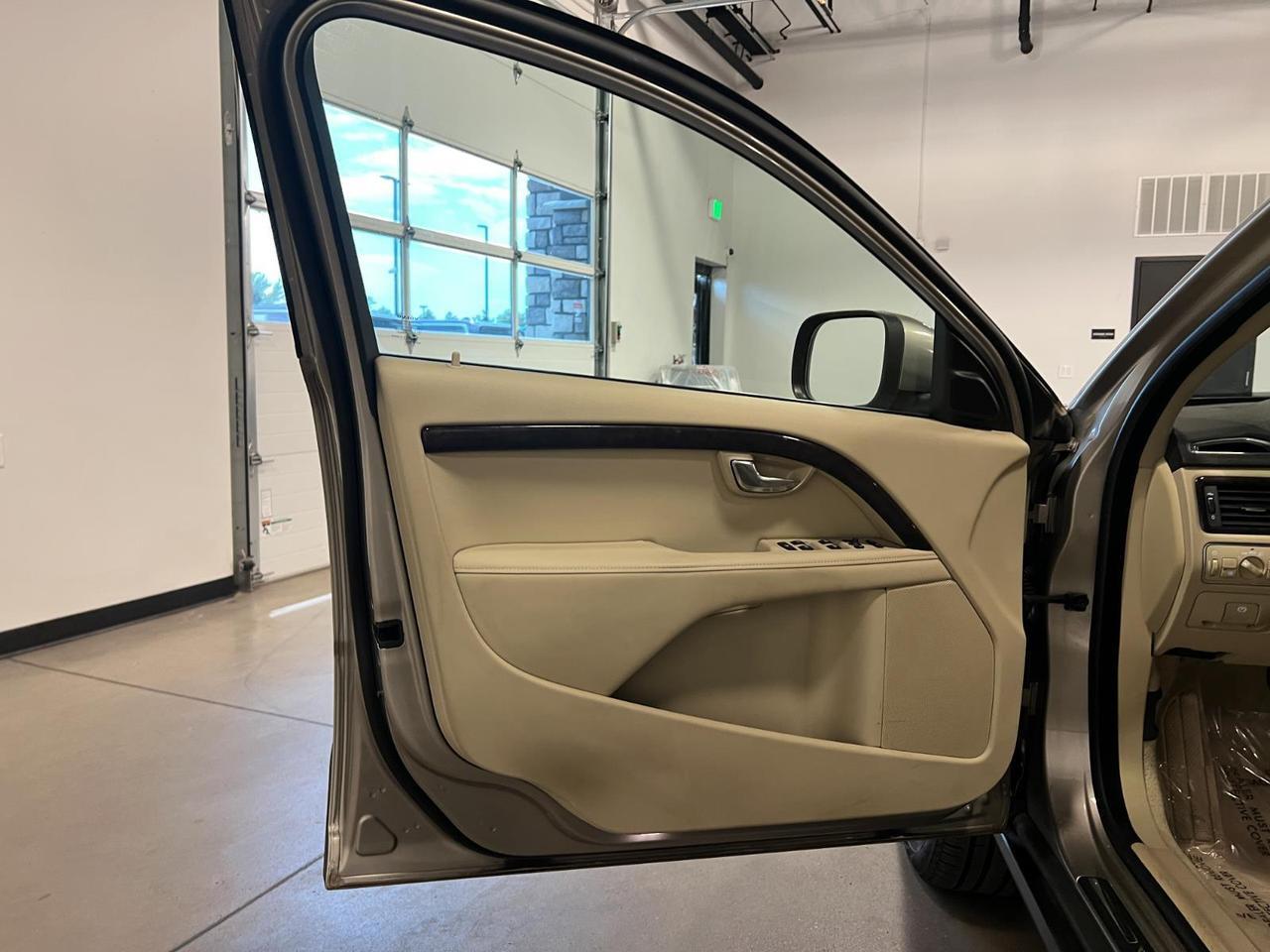 2016 Volvo XC70 T5 Premier Parker CO