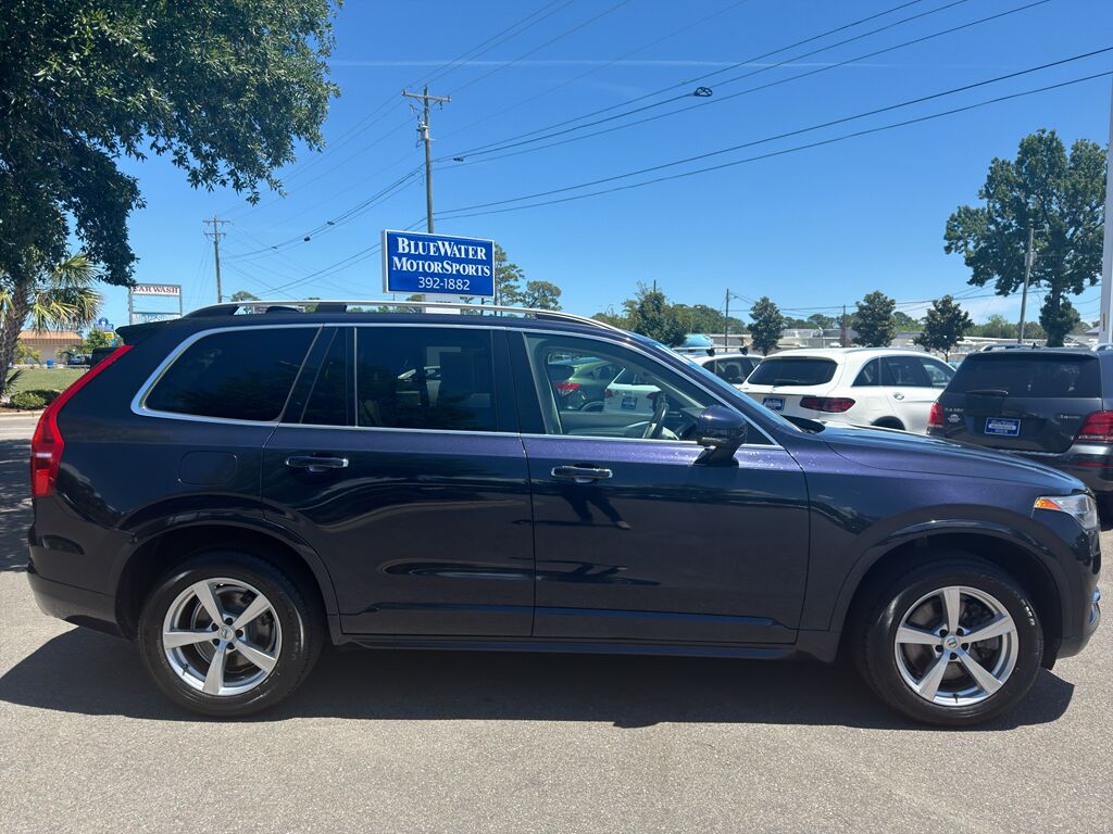2016 Volvo XC90 T5 Momentum