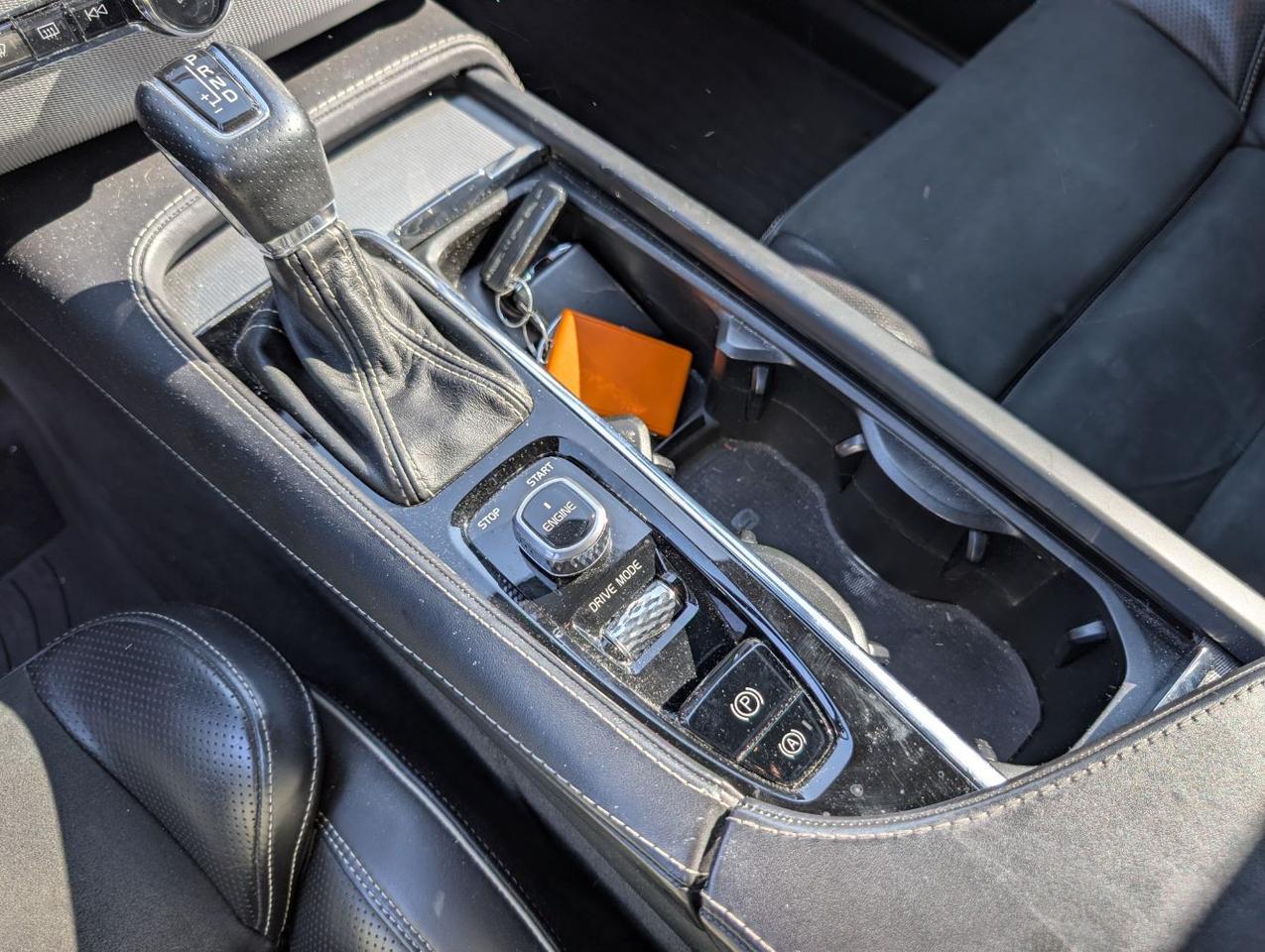 2016 Volvo XC90 T6 AWD R-Design | Bowers &amp; Wilkins Premium Audio, Tow Hitch &amp; Bremb Portland OR