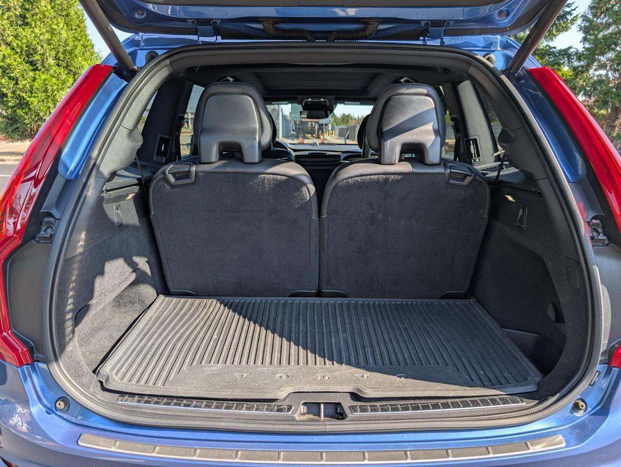 2016 Volvo XC90 T6 AWD R-Design | Bowers &amp; Wilkins Premium Audio, Tow Hitch &amp; Bremb Portland OR