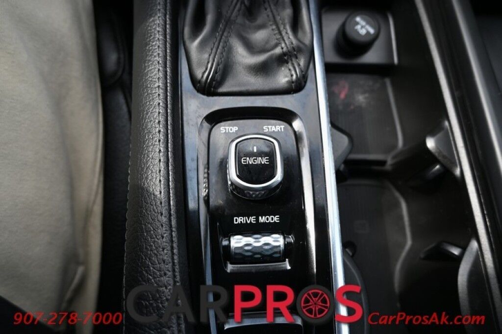 2016 Volvo XC90 T6 Momentum - 2.0L I4 - Automatic - All Wheel Drive - Front Heated Leather Seats - 2nd Row Heated Seats - Power Windows & Door Locks - Navigation - Backup Camera - Panoramic Sunroof - 1 Owner Anchorage AK