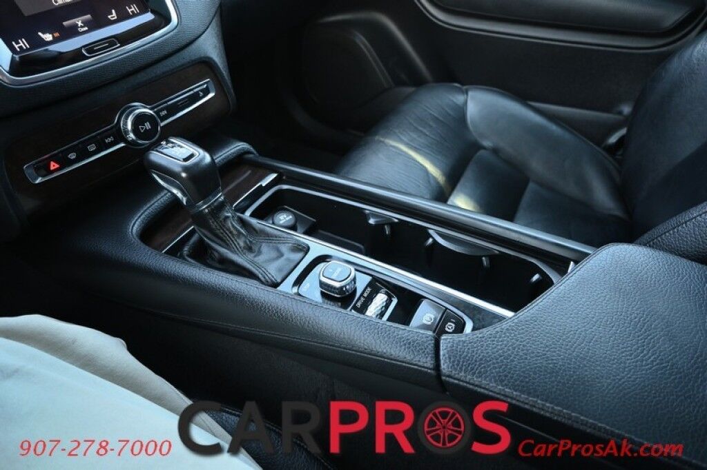 2016 Volvo XC90 T6 Momentum - AWD - 2.0L Supercharged Turbo - Vision & Convenience Pkg - Keyless Entry and Start - Power Heated Leather Seats - Navigation - 360 Surround View Camera - Adaptive Cruise Control with Pilot Assist - Panoramic Moonroof - 3rd Row - Seats 7 Anchorage AK