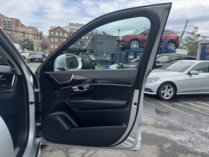 2016 Volvo XC90 T6 Momentum AWD Arlington VA