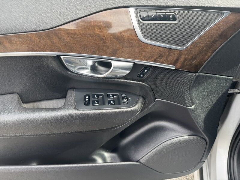 2016 Volvo XC90 T6 Momentum AWD Arlington VA