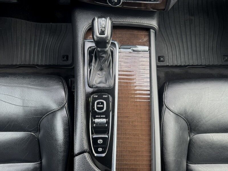 2016 Volvo XC90 T6 Momentum AWD Arlington VA