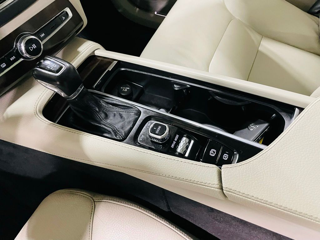 2016 Volvo XC90 T6 Momentum Jersey City NJ