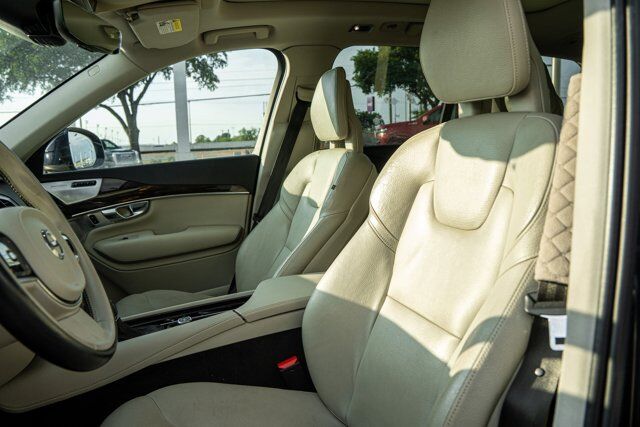 2016 Volvo XC90 T6 Momentum  Selma TX