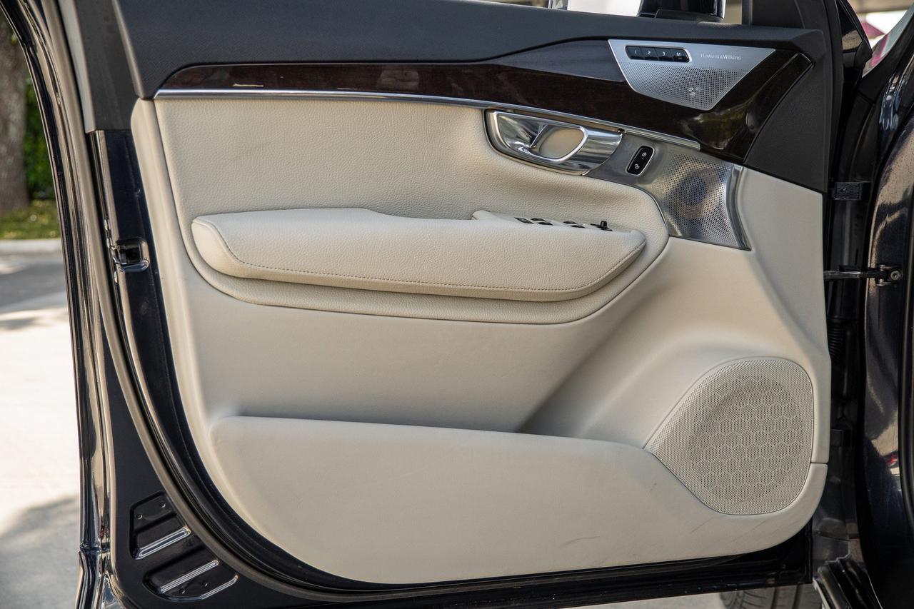 2016 Volvo XC90 T6 Momentum  Selma TX