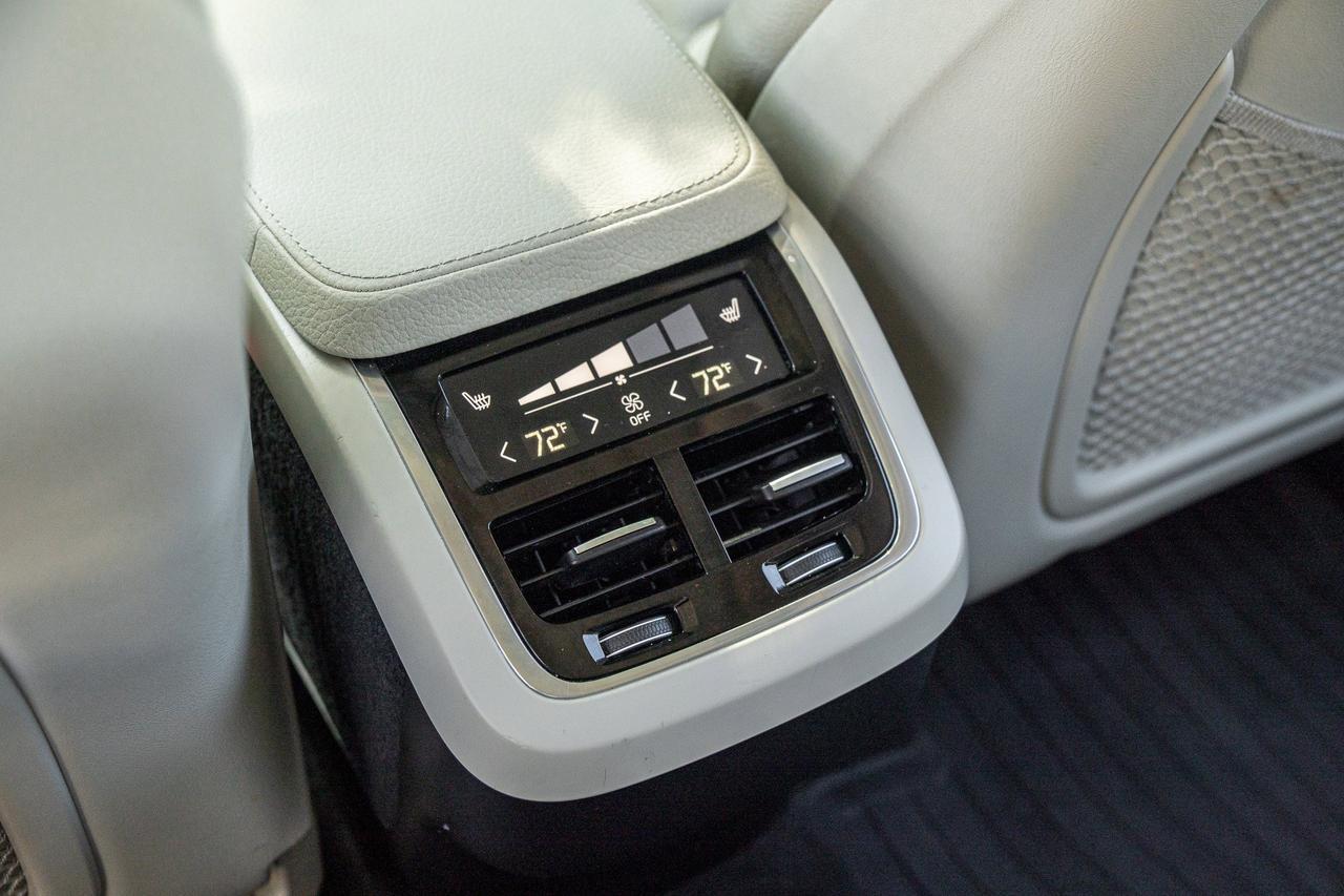 2016 Volvo XC90 T6 Momentum  Selma TX