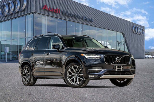 2016 Volvo XC90 T6 Momentum