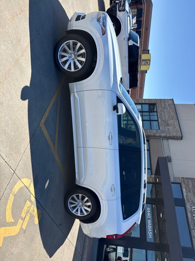 2016 Volvo XC90 T6 Momentum