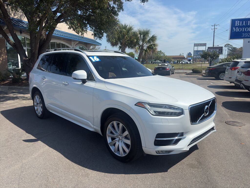 2016 Volvo XC90 T6 Momentum