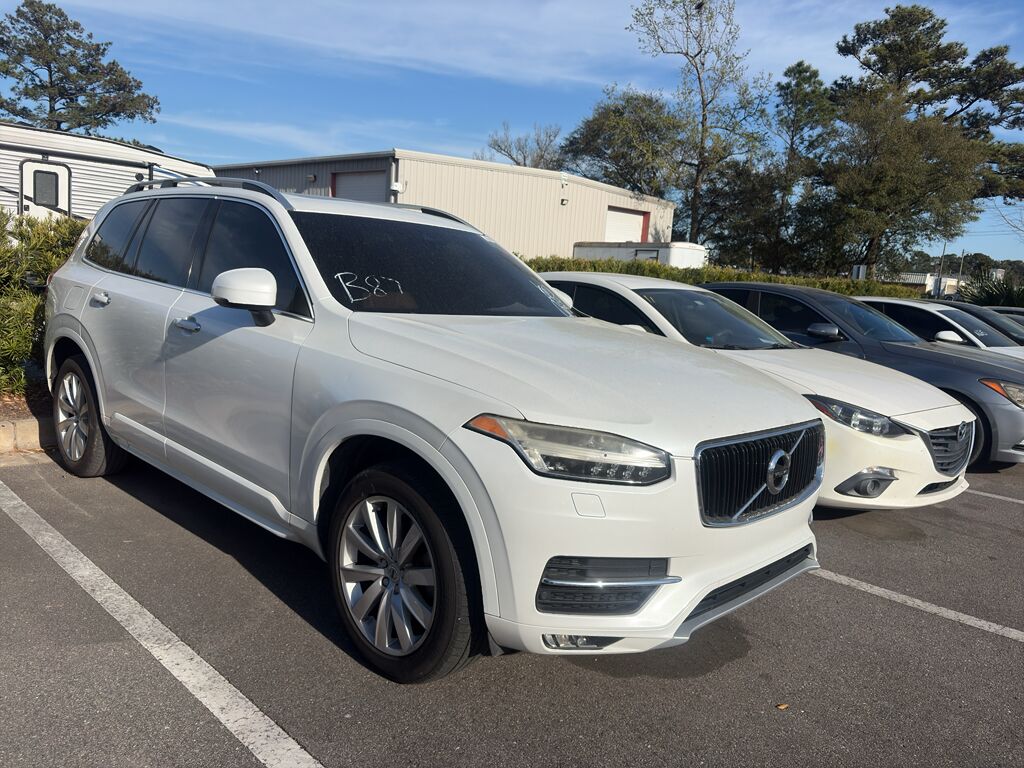 2016 Volvo XC90 T6 Momentum