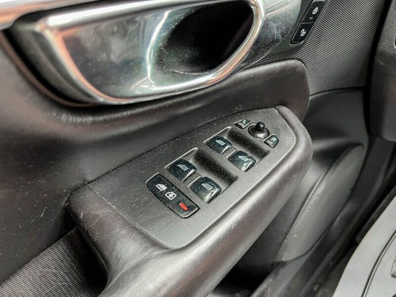 2016 Volvo XC90 T6 Momentum Wilmington NC