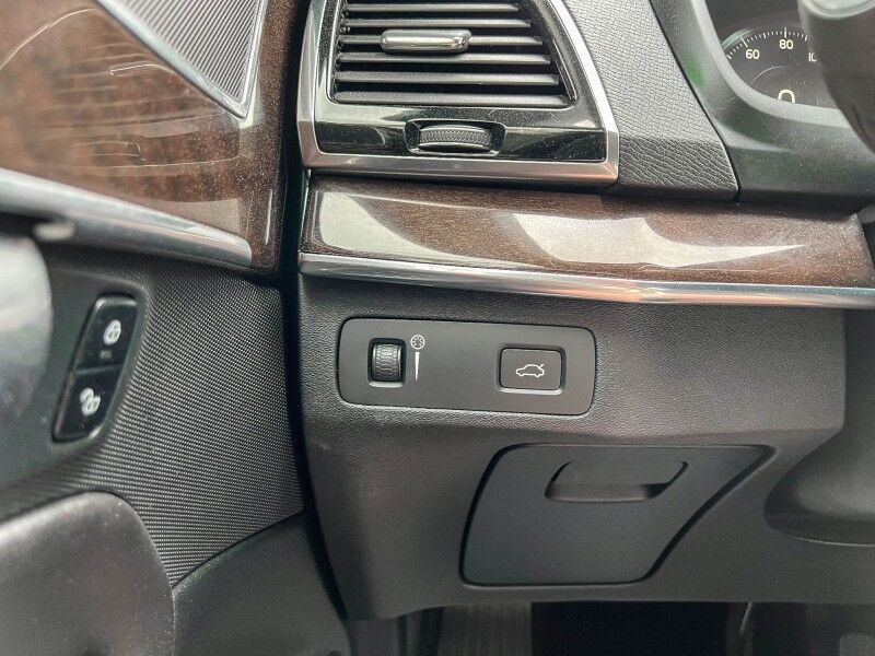 2016 Volvo XC90 T6 Momentum Wilmington NC