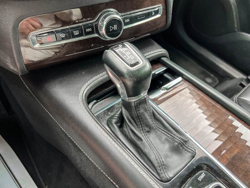 2016 Volvo XC90 T6 Momentum Wilmington NC