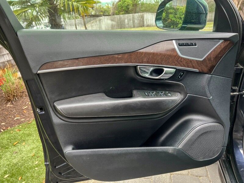 2016 Volvo XC90 T6 Momentum Wilmington NC