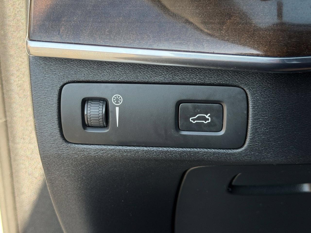 2016 Volvo XC90 T6 Momentum Springfield VA