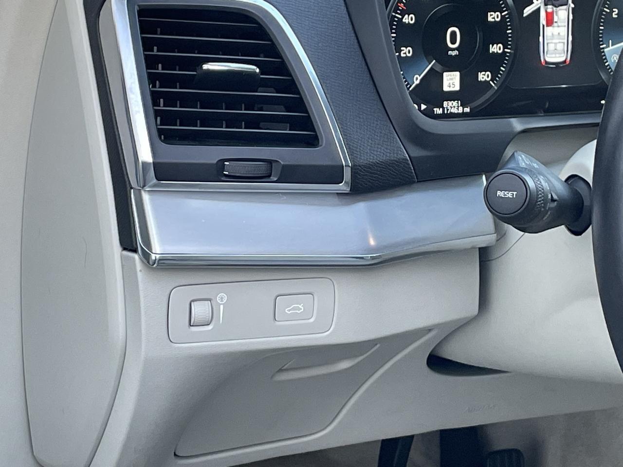 2016 Volvo XC90 T6 Momentum Alexandria VA