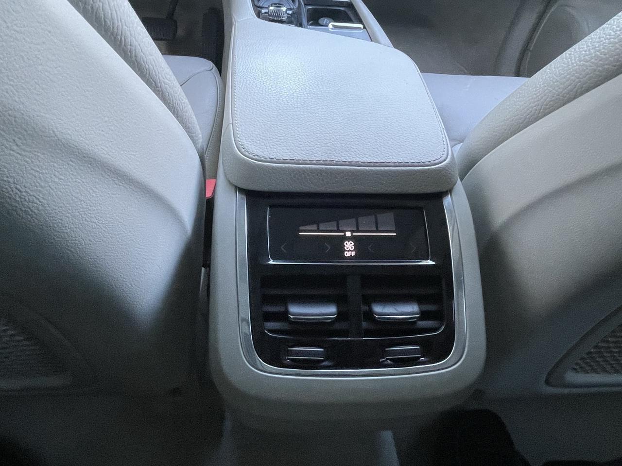 2016 Volvo XC90 T6 Momentum Alexandria VA