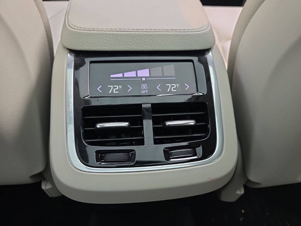 2016 Volvo XC90 T6 Momentum Hunt Valley MD