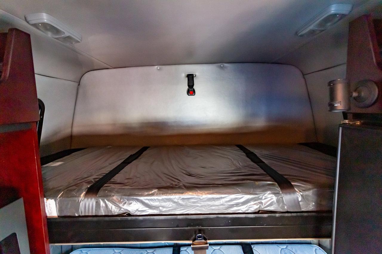 2016 Western Star 4900 SB Tridrive S/S TC407 Tremcar Tank Truck Red Deer AB