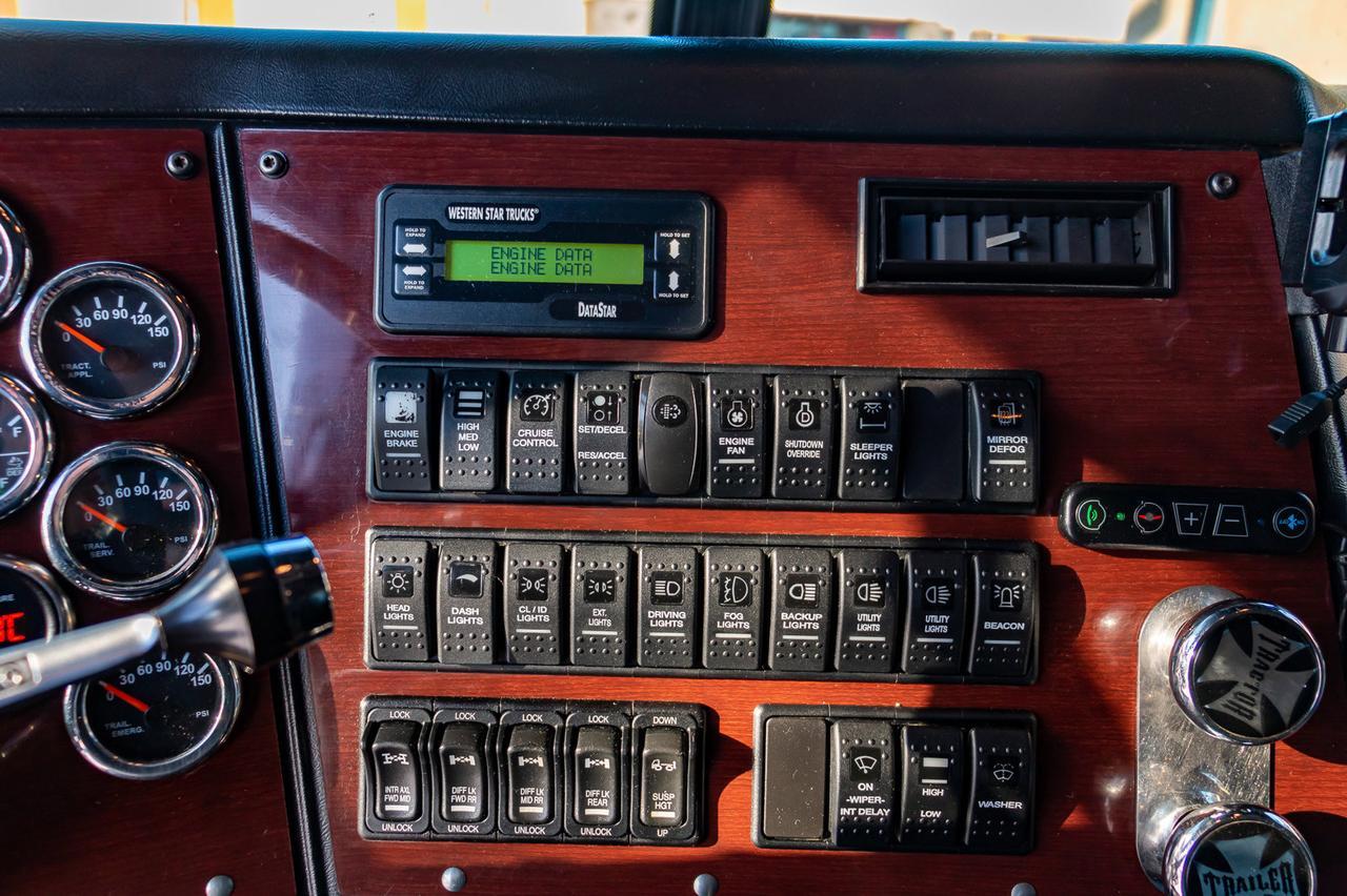 2016 Western Star 4900 SB Tridrive S/S TC407 Tremcar Tank Truck Red Deer AB