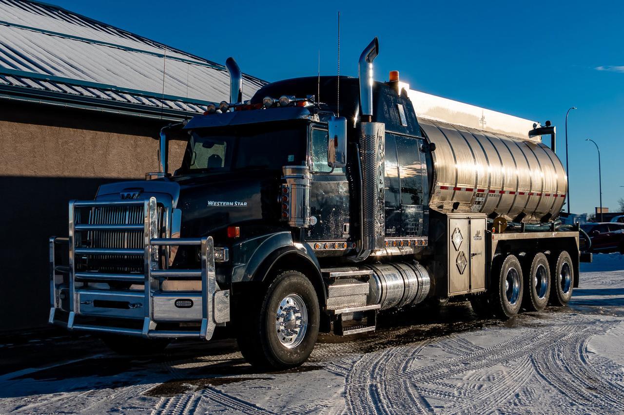 2016 Western Star 4900 SB Tridrive S/S TC407 Tremcar Tank Truck Red Deer AB