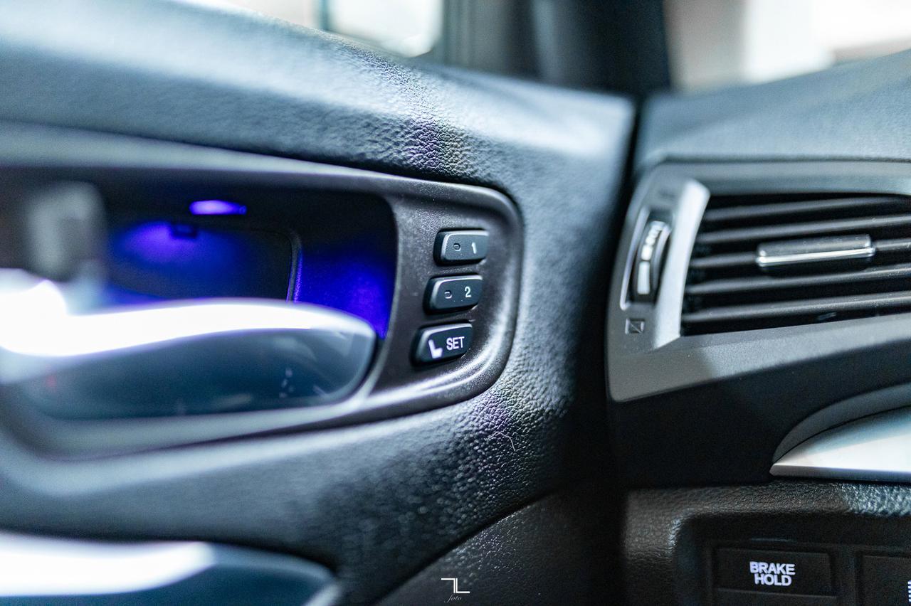 2017 Acura MDX SH-AWD Nav Pkg Leather Roof BCam Red Deer AB